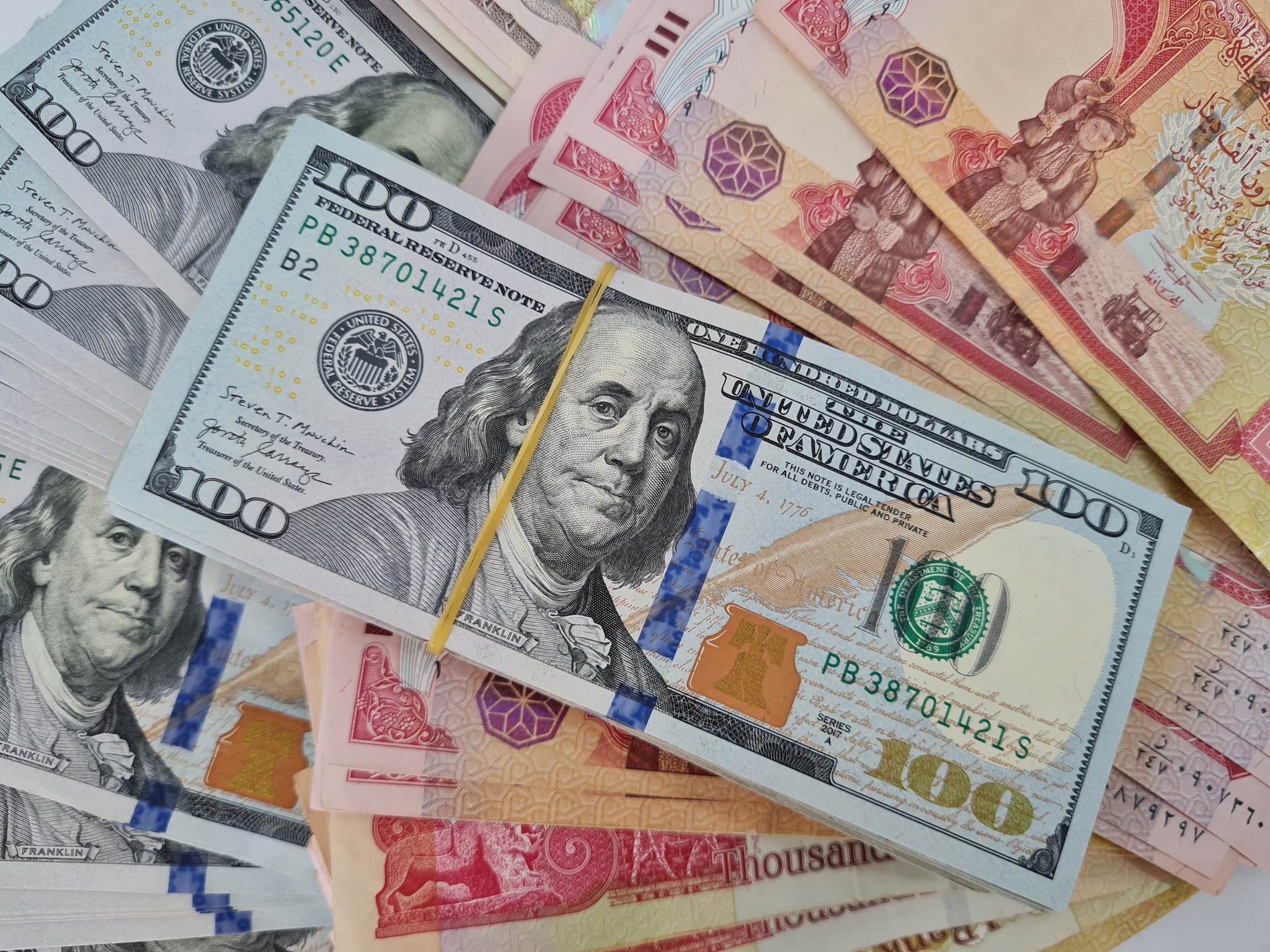 مع إغلاق السوق.. تعرف على أسعار صرف الدولار في العراق