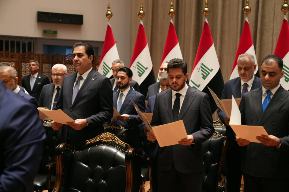 نائب يطعن "دستورياً" بتعيين ثلاثة نواب لرئيس الوزراء واستحداث وزارات جديدة
