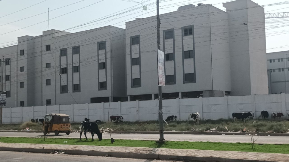 تعاقبت عليه (6) حكومات : مستشفى الحسينية العام في بغداد بوشر بالعمل به قبل (14) عام و الى الآن لم يفتتح
