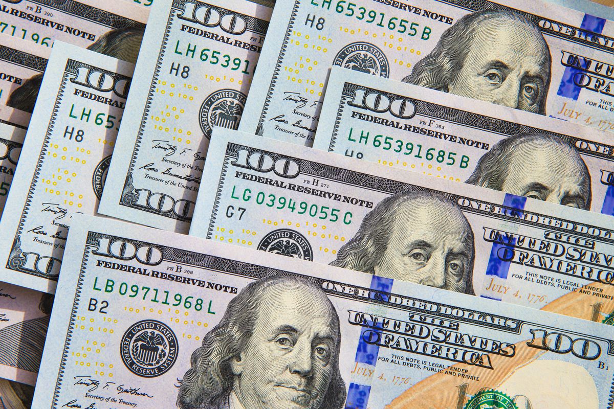 اسعار صرف الدولار امام الدينار العراقي في الاسواق المحلية