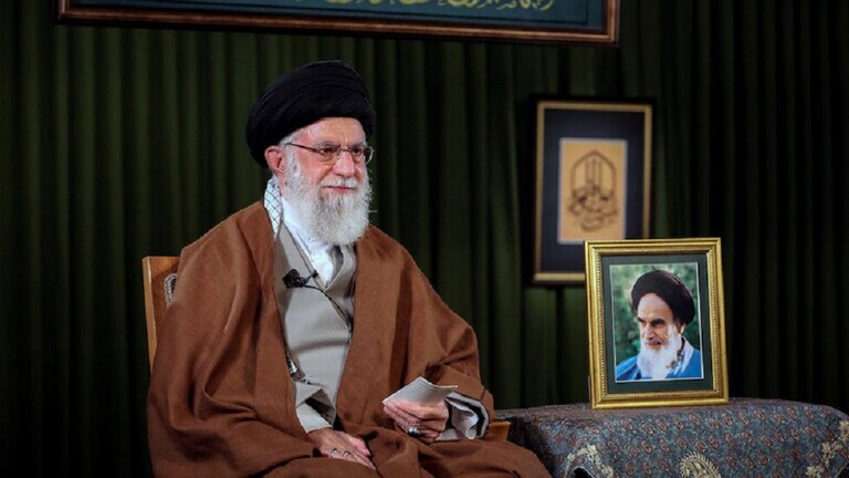 المرشد الايراني: المشكلات الأمريكية كطحالب طفت على السطح