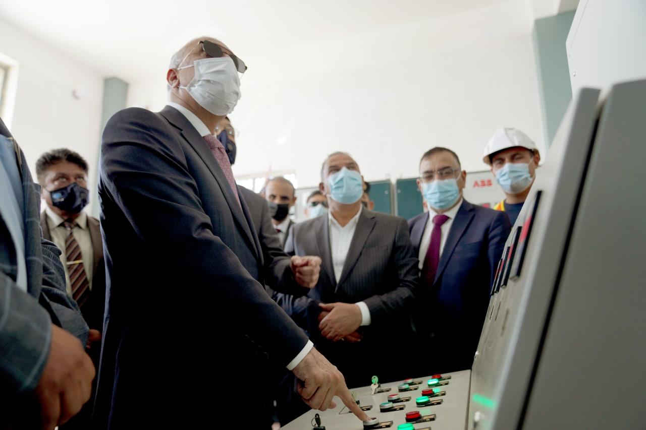 الكاظمي يفتتح محطة ضخ التعزيز في المثنى (صور)