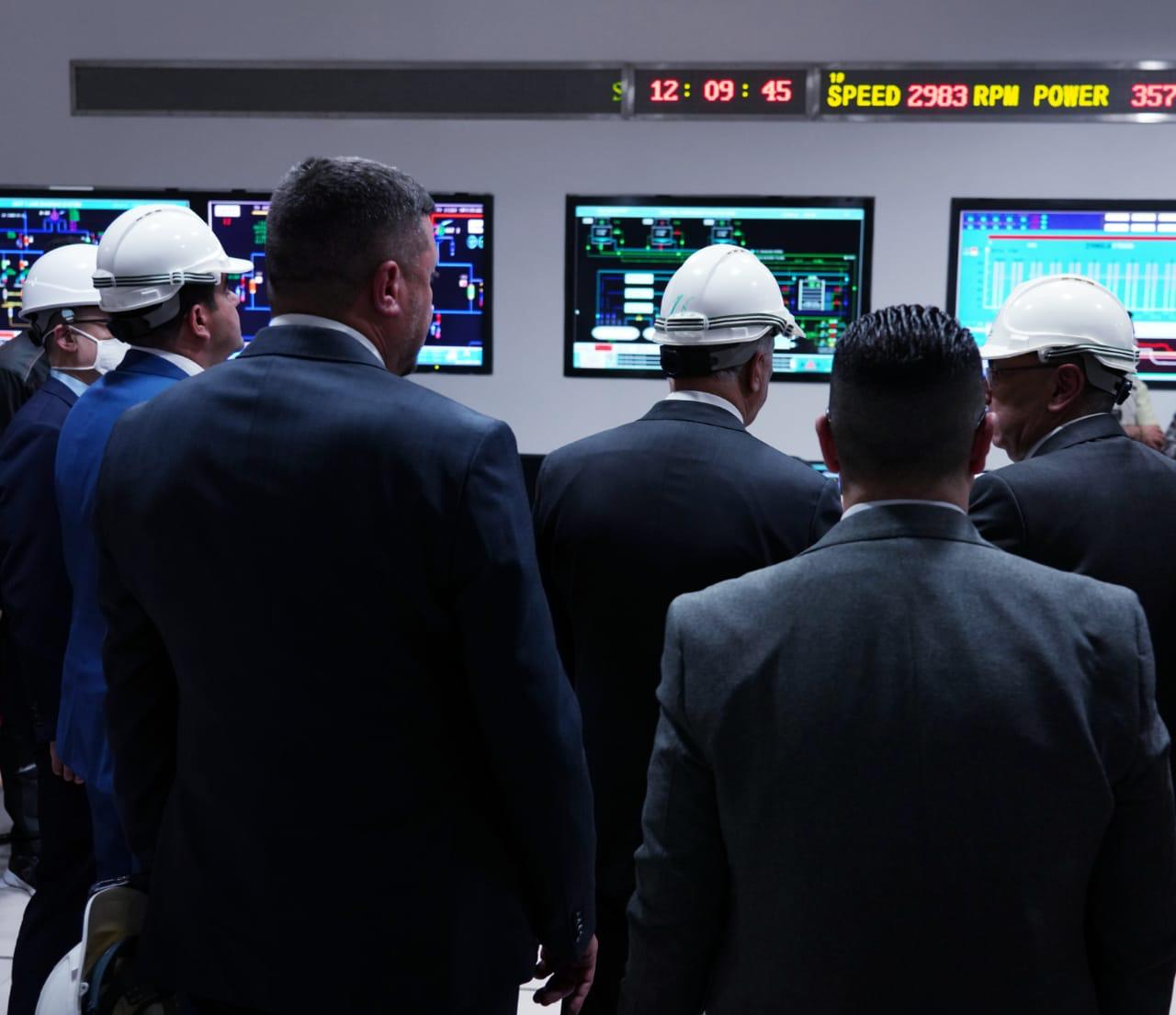 الكاظمي يفتتح محطة كهرباء سامراء البخارية (صور)