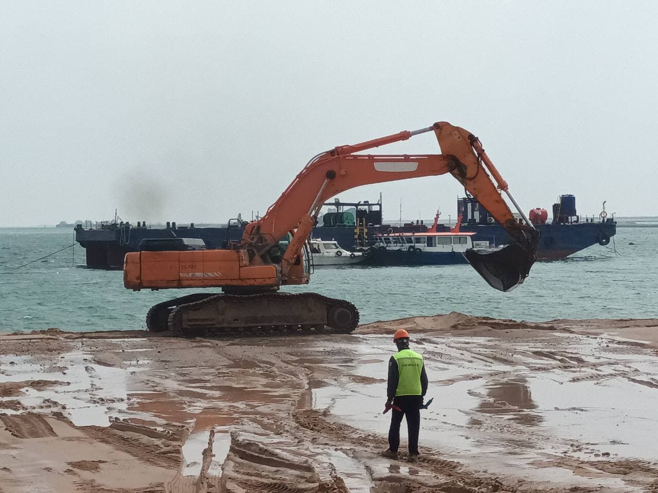 وكالة نون الخبرية تتجول داخل ميناء الفاو.. وزارة النقل تكشف بالارقام نسب الانجاز المتحققة (صور)