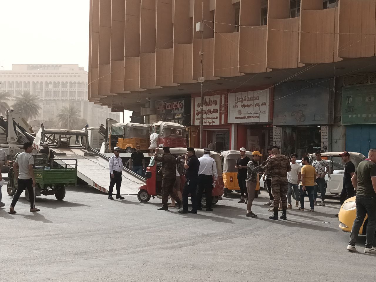 بغداد.. ضبط نحو 1000 دراجة و "تكتك" مخالفة للضوابط