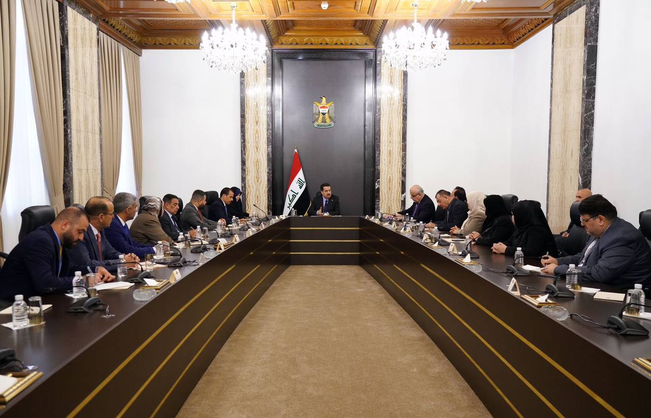 السوداني يؤكد عزم الحكومة على تنفيذ قانون "منحة التلاميذ" لمواجهة الفقر متعدد الأبعاد