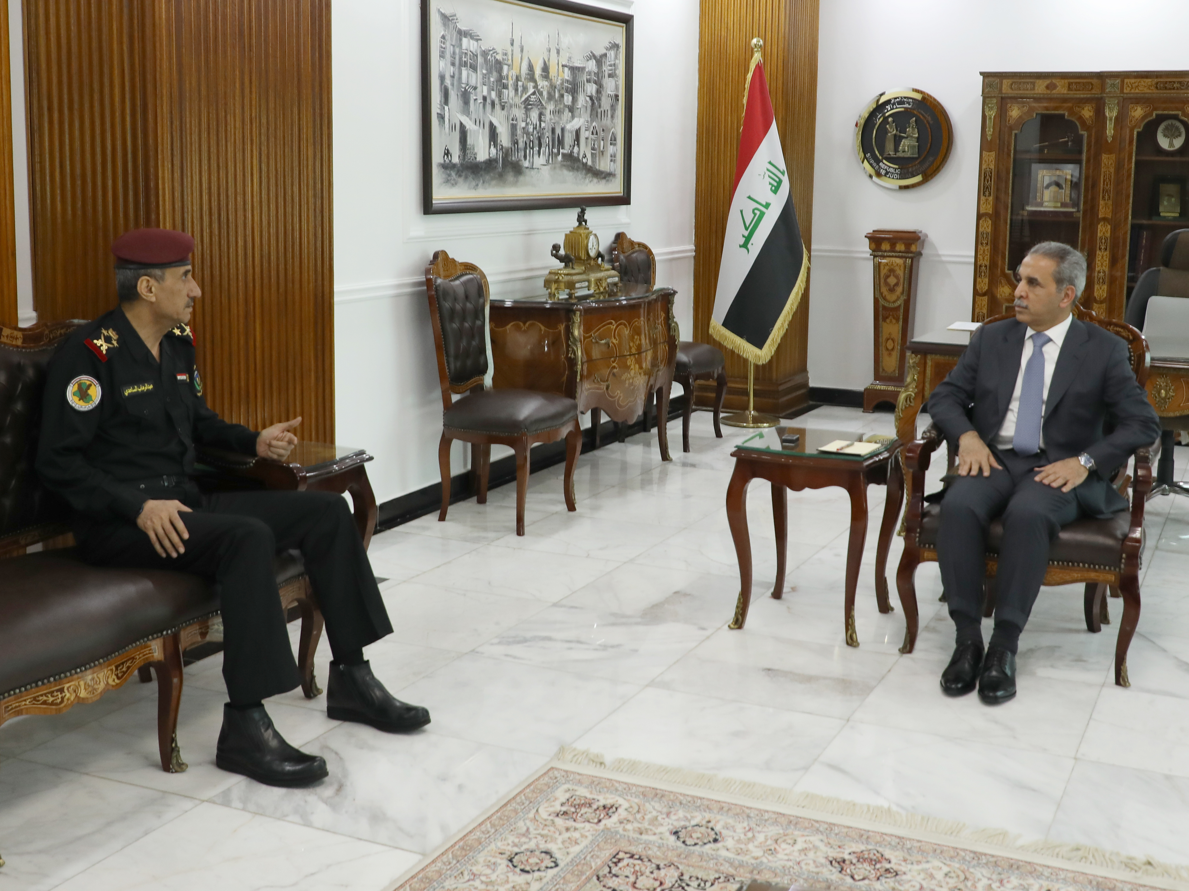 القضاء ومكافحة الارهاب يبحثان التعاون بالكشف عن العصابات الاجرامية