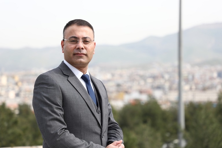 هوشيار عبدالله ينتقد نفي وزير الخارجية لخبر ارسال ثلاثة آلاف دولار لكل عراقي عالق في الخارج