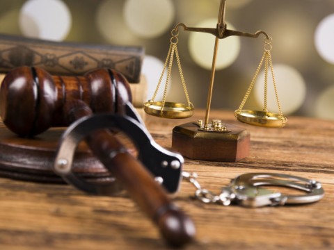 جريمة قتل في مجمع بسماية السكني والمتهم بين يد القضاء