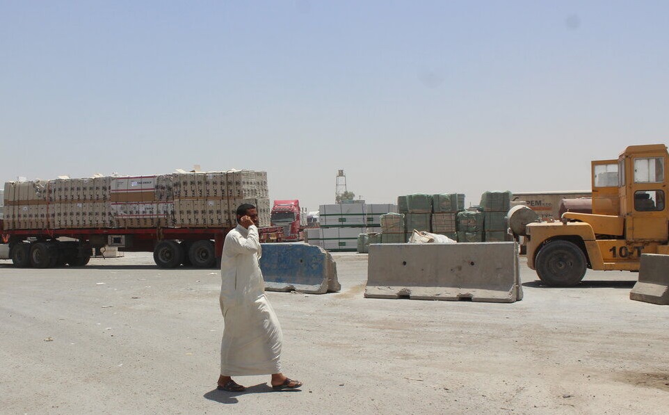 مسؤول ايراني يتحدث عن تصدير سلع ايرانية غير نفطية الى العراق بسلاسة