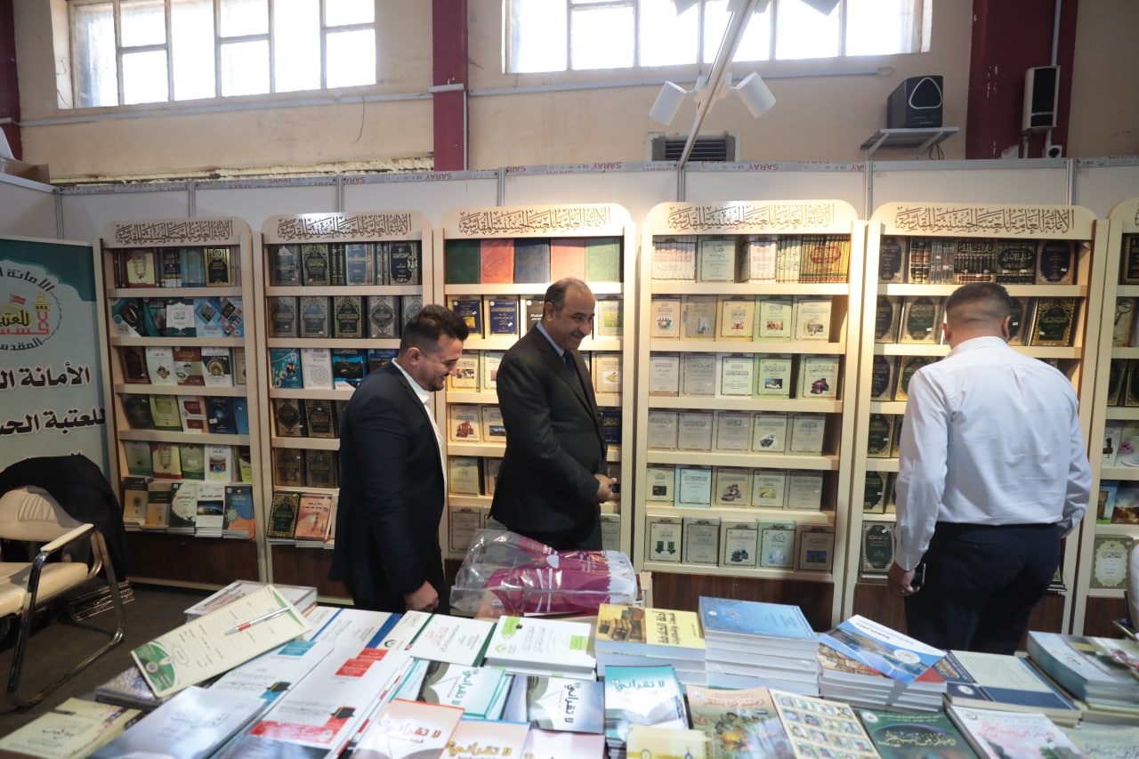 وزير الثقافة يشيد بدور العتبات المقدسة في صناعة الكتاب العراقي