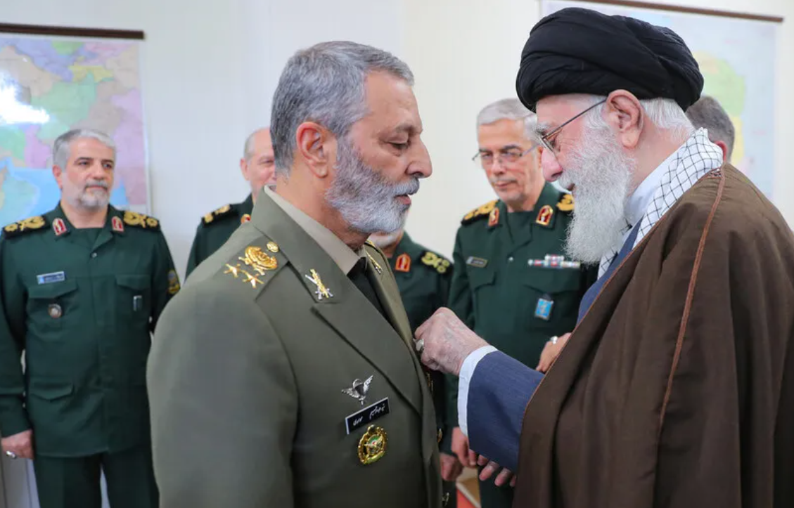 رئيس الأركان الإيراني: إذا هاجم العدو مرة أخرى لن تتمكن واشنطن من إنقاذ نتنياهو