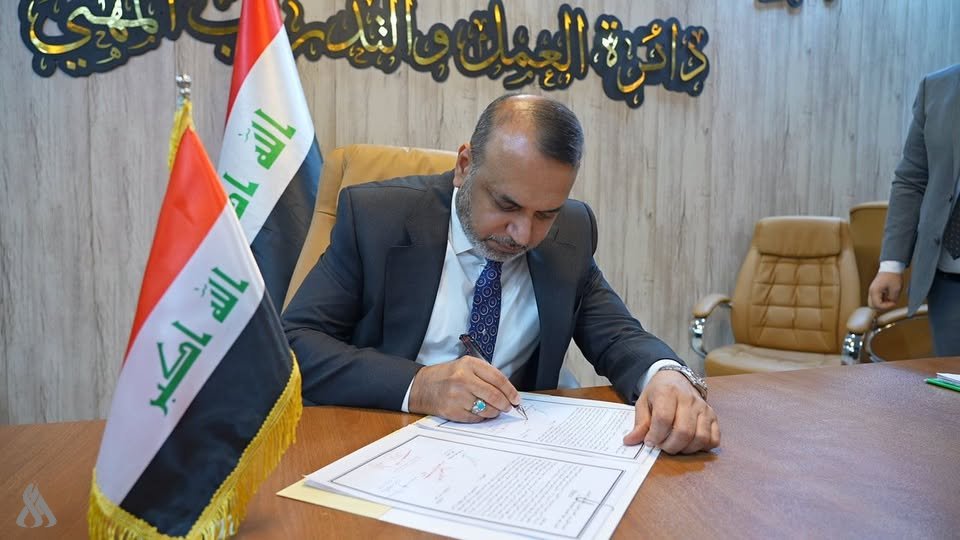 وزير العمل يوجه بإطفاء ديون زوجات مستفيدي الحماية الاجتماعية من ذوي الشهداء