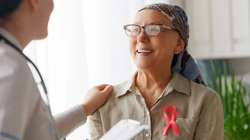 علماء يبتكرون استراتيجية واعدة لمنع عودة سرطان الثدي بعد علاجه