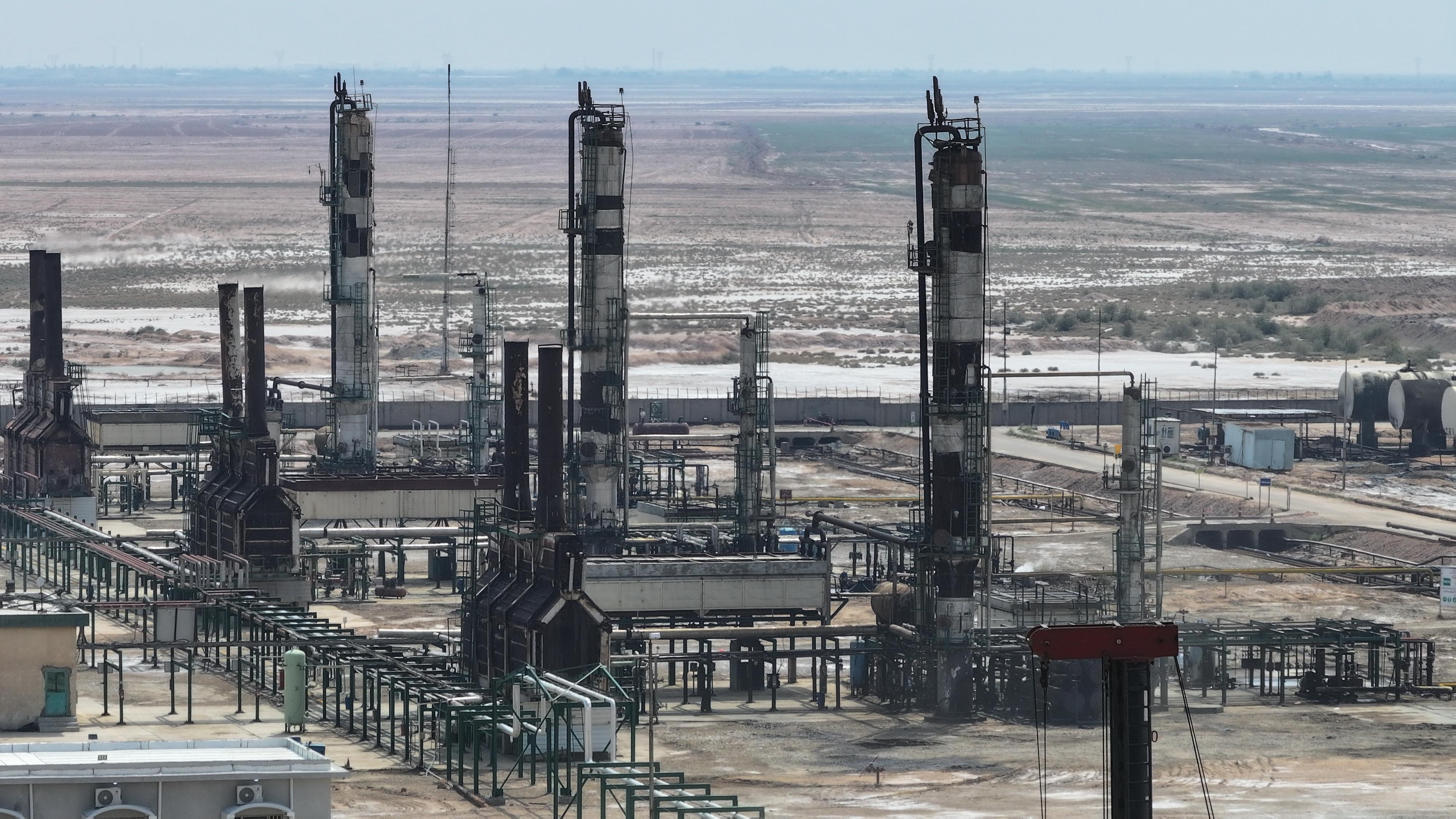 قانون النفط المعلّق يعمق أزمات الاقتصاد العراقي