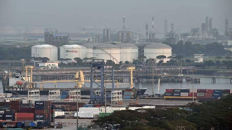 انخفاض النفط بفعل زيادة مخاوف تخمة المعروض وارتفاع المخزونات الأميركية