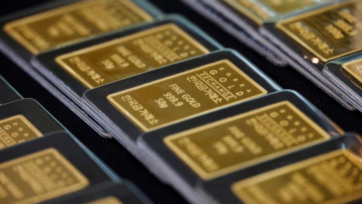 الذهب يهبط بعد صعود لامس أعلى مستوى له في ستة أسابيع