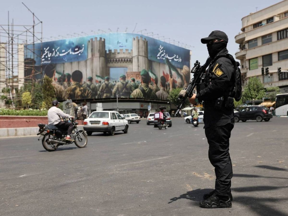 مقتل 3 من عناصر الشرطة ومدني في اشتباك مسلح جنوب شرقي إيران