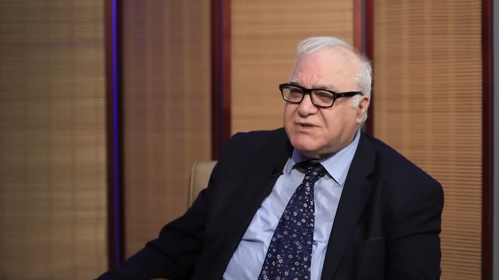 مستشار السوداني: ارتفاع الدولار في السوق الموازي "تحركات محدودة" ولا يؤثر على استقرار الأسعار العامة