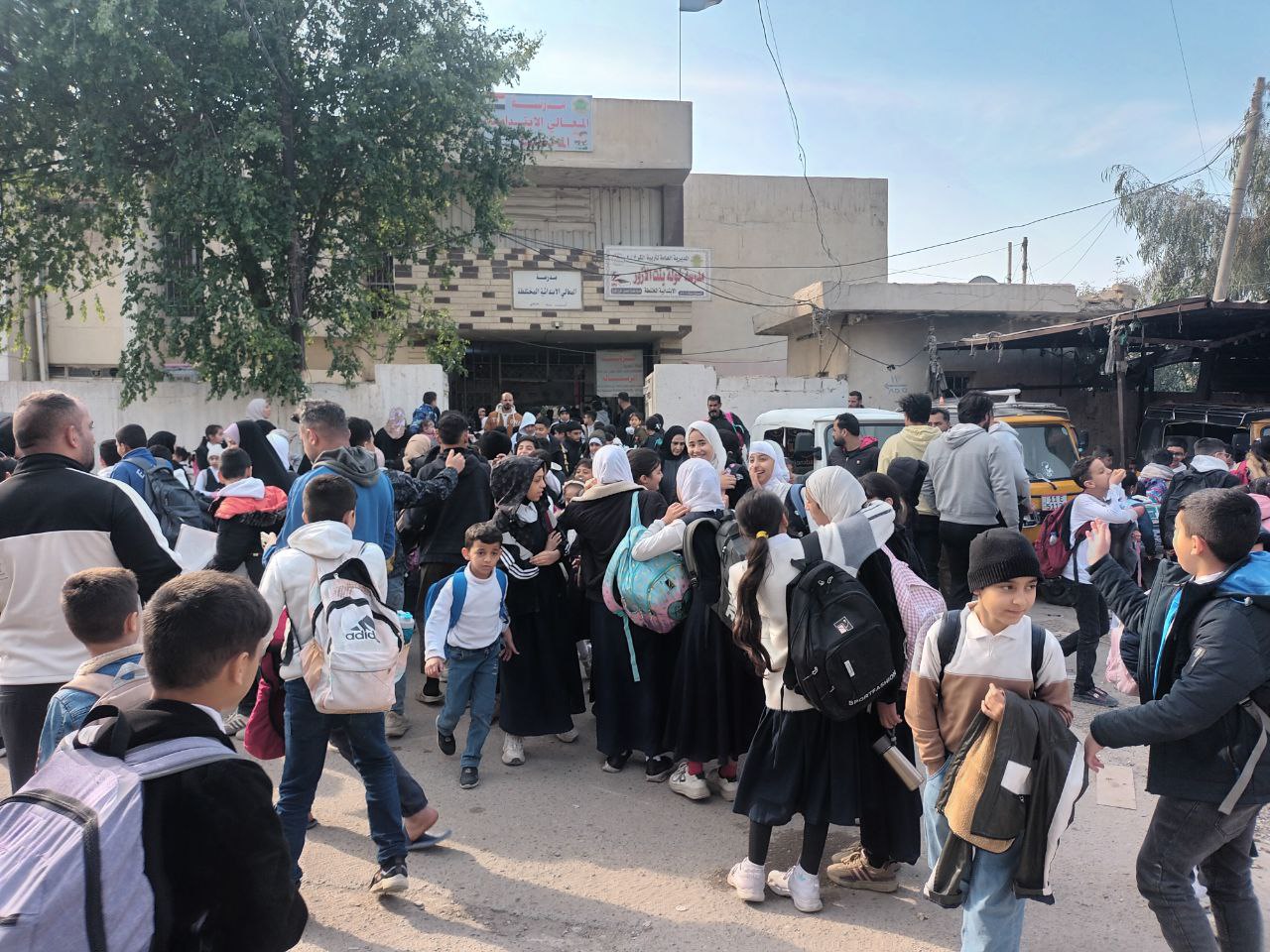 حسب شهادات أولياء أمور وتدريسيين.. التربية تأمر (150) مدرسة في جانب الكرخ من بغداد بإخلاء بنايتها