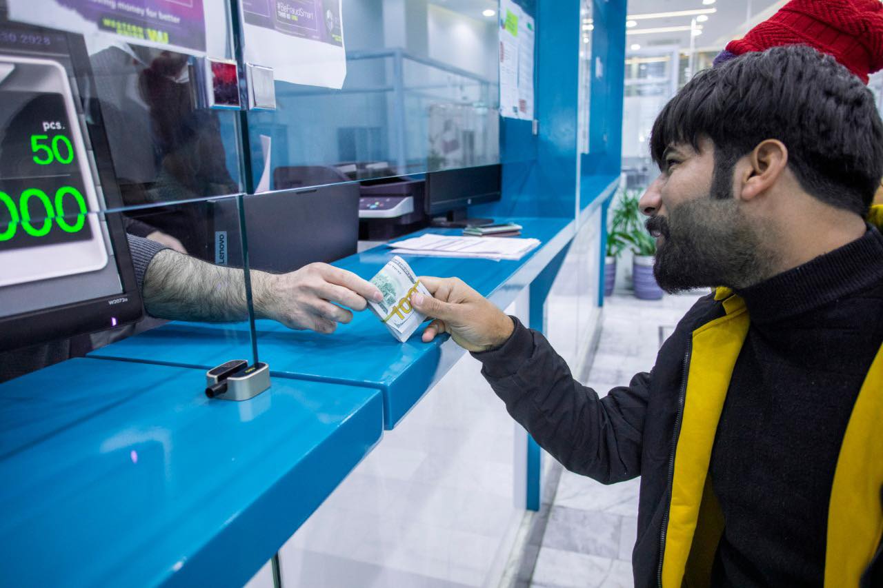 تعرف على أسعار صرف الدولار مع إغلاق الأسواق مساء الثلاثاء