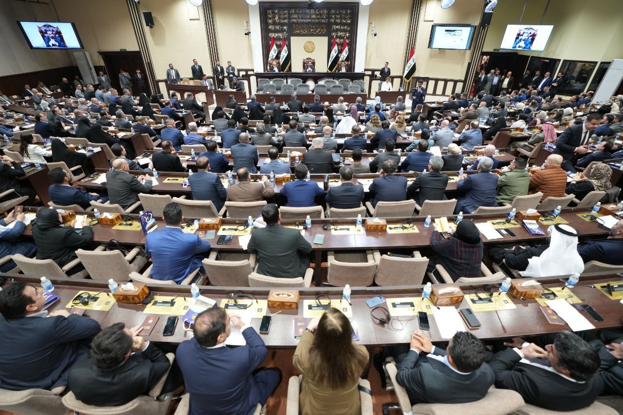 مجلس النواب يعقد جلسته الثانية برئاسة الحلبوسي ويسمي مقرري المجلس