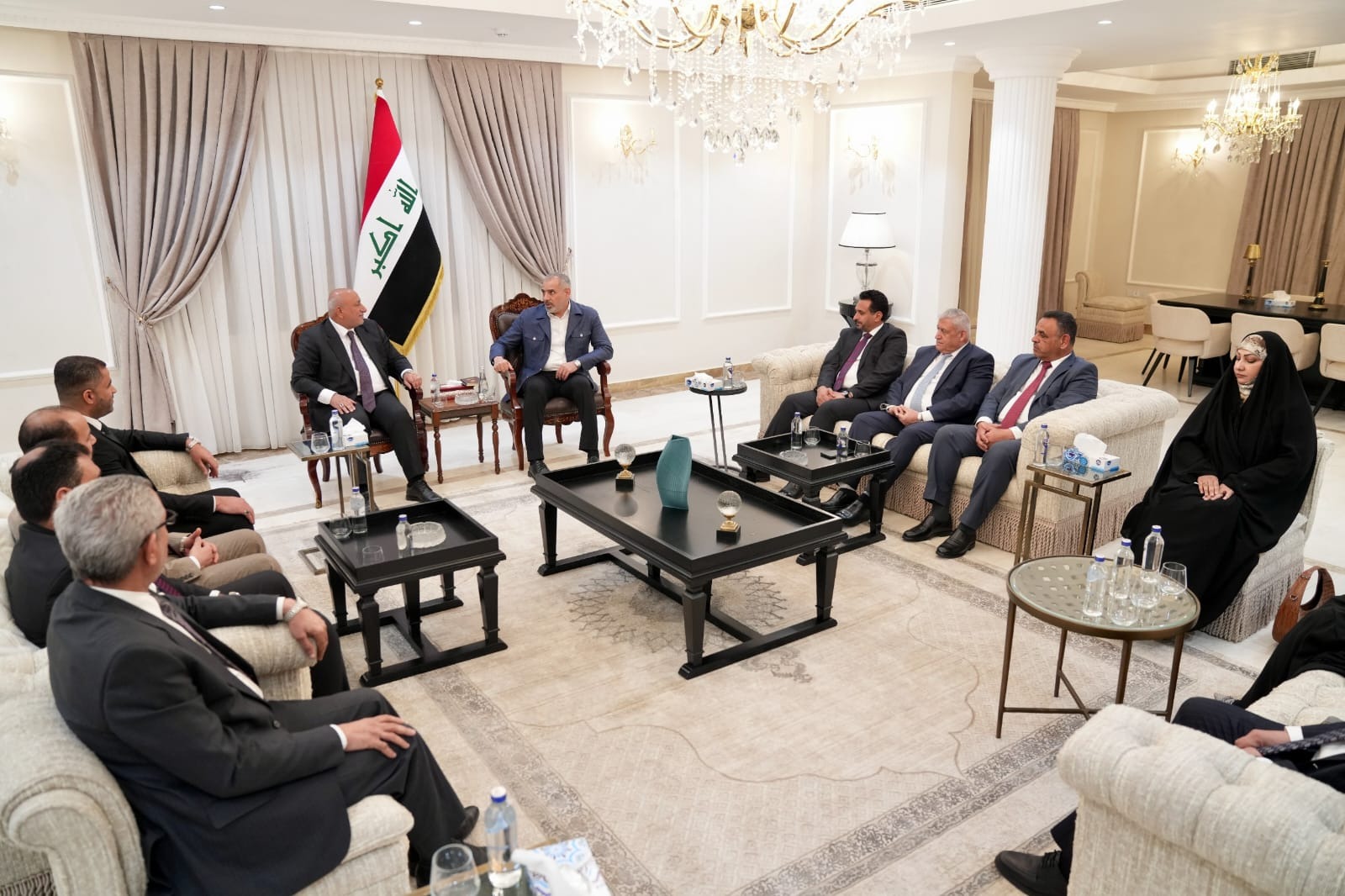 نائب رئيس البرلمان يناقش مع محافظ كربلاء ومجلسها المحلي متطلبات المحافظة وسبل تطويرها