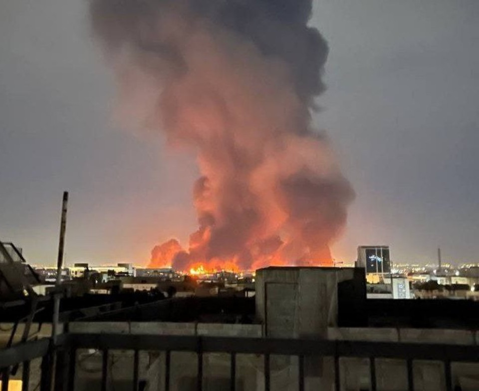 قصف يستهدف مصفاة طهران والحرس يرد على مصفاة حيفا (فيديو)