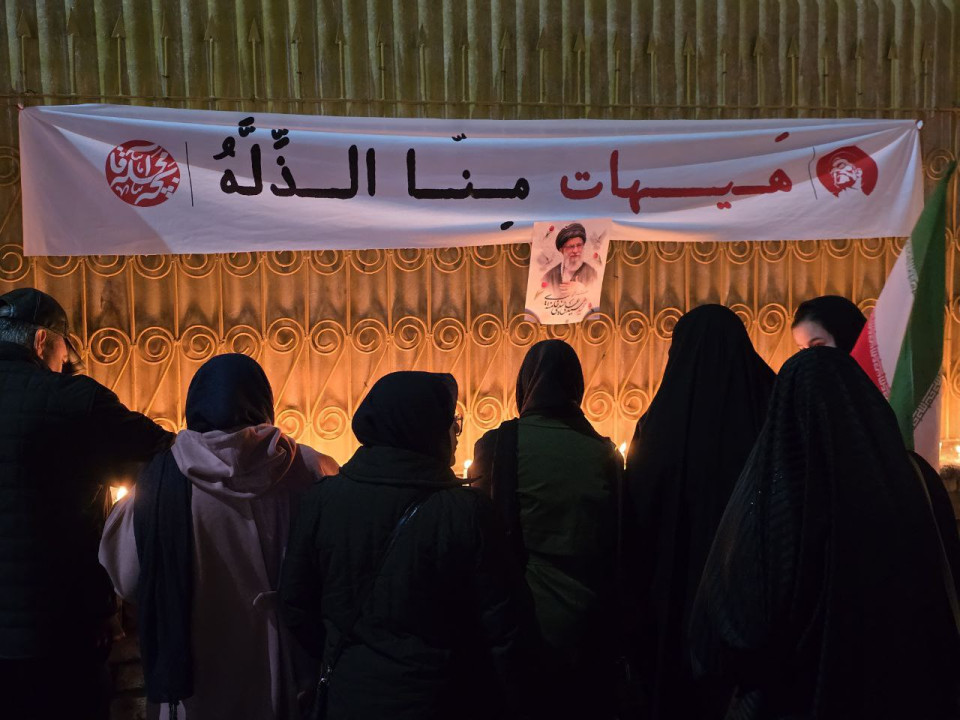 الإيرانيون يحيون الليلة السابعة لإستشهاد السيد علي خامنئي في مدينة مشهد (صور)