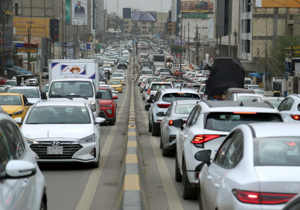 "الجبايات الوهمية" ترهق العراقيين: الشارع لم يعد ملكاً عاماً