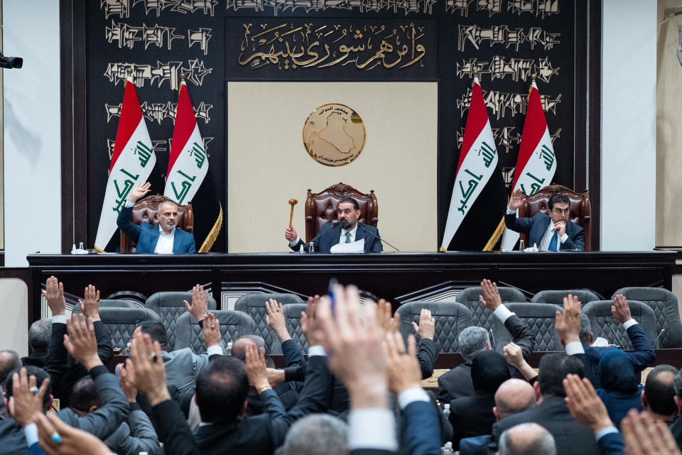 الحلبوسي يرفض "حكومة بغداد".. ونائبه يعترض على "حكومة أربيل"