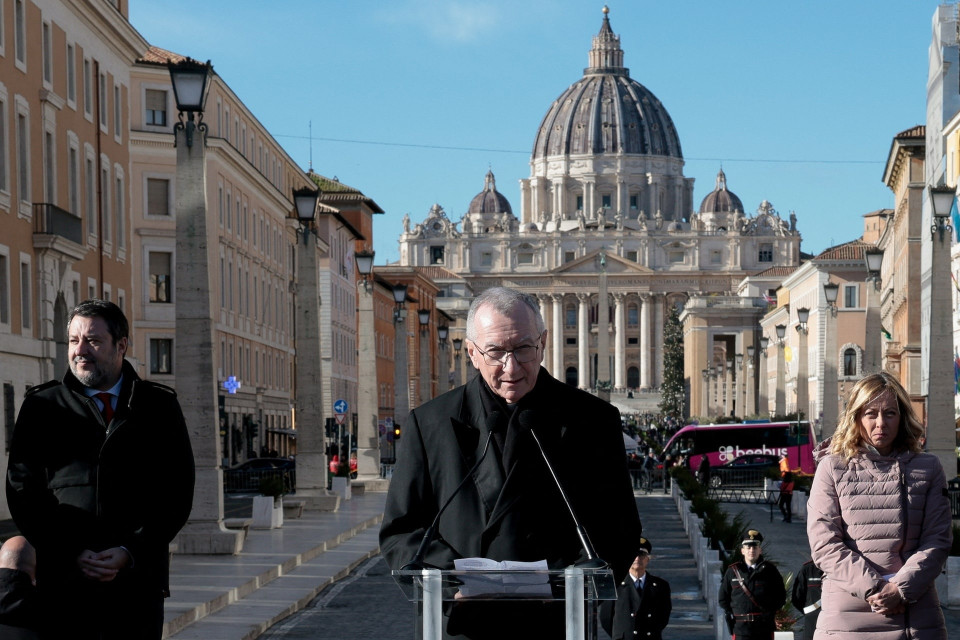 الفاتيكان يوجه "نداءً مباشراً غير معتاد" لأميركا وإسرائيل: أنهوا الحرب