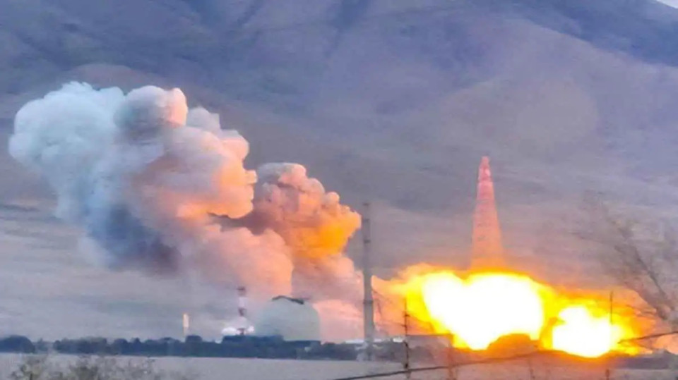 ايران.. استهداف مفاعل آراك للماء الثقيل بضربتين