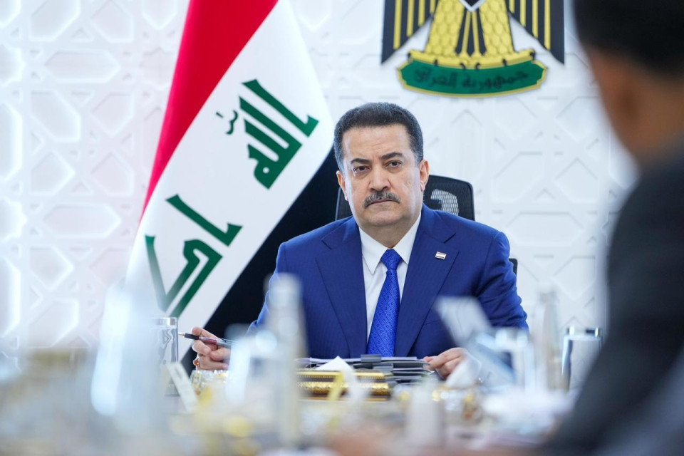 مصدر يكشف "المستور".. لماذا أعفى السوداني 329 مسؤولا في الكهرباء؟