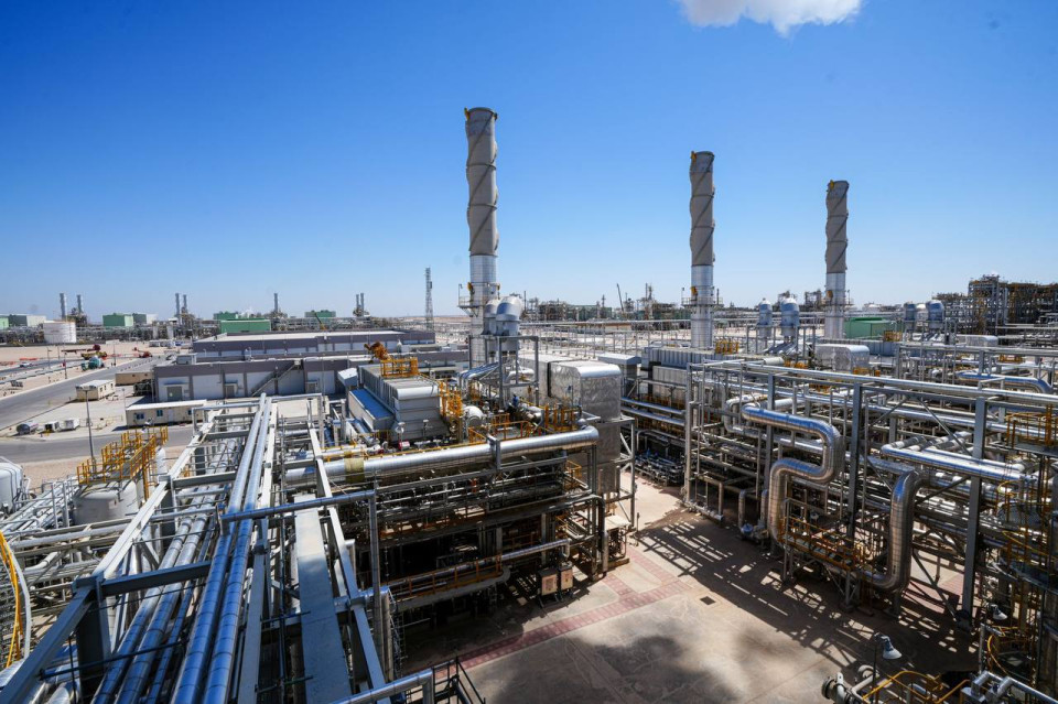 النفط يهبط دون مستوى 98 دولاراً وسط آمال الحوار الأميركي الإيراني