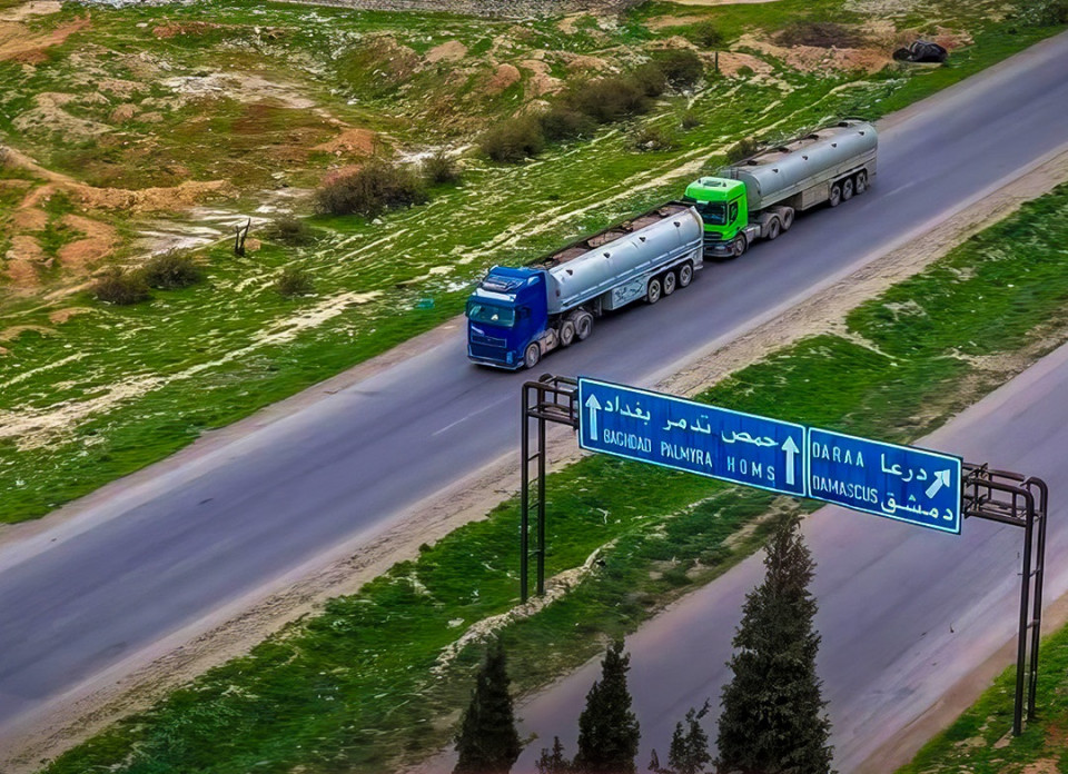 أفضل من تركيا.. خبير اقتصادي: نقل النفط الأسود عبر سوريا يوفر ملايين الدولارات سنوياً للعراق