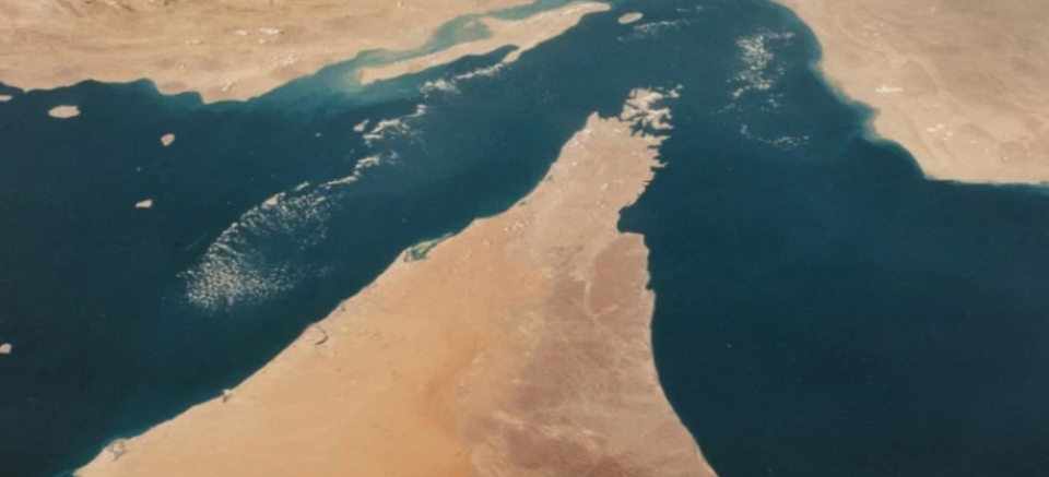 طهران ترفض فتح مضيق هرمز مقابل وقف مؤقت لإطلاق النار