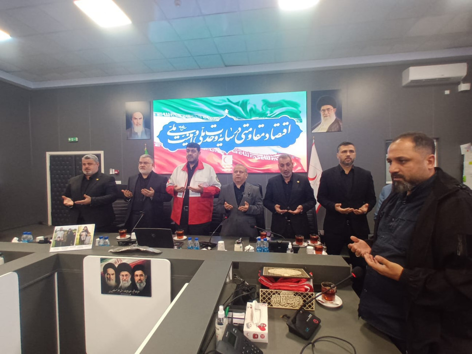 الهلال الاحمر الايراني يتسلم قافلة المساعدات الانسانية الثانية المرسلة من العتبة الحسينية في طهران(فيديو)