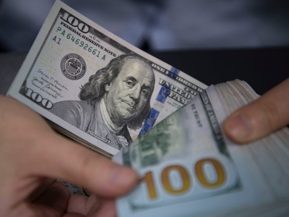 قفزة جديدة.. أسعار الدولار فوق 153 ألف دينار في العراق