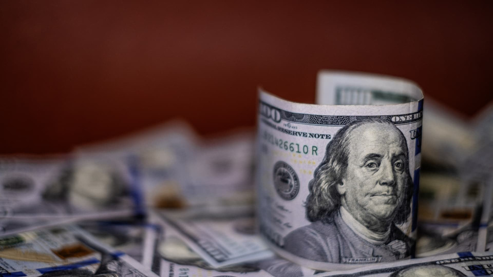 افتتاح الأسواق.. الدولار يواصل صعوده أمام الدينار العراقي