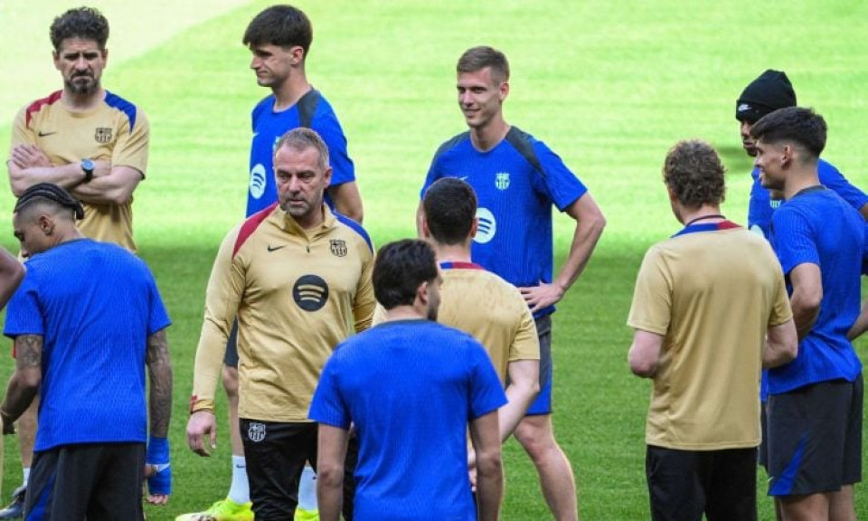 وفاة والد فليك مدرب برشلونة قبل مواجهة ريال مدريد