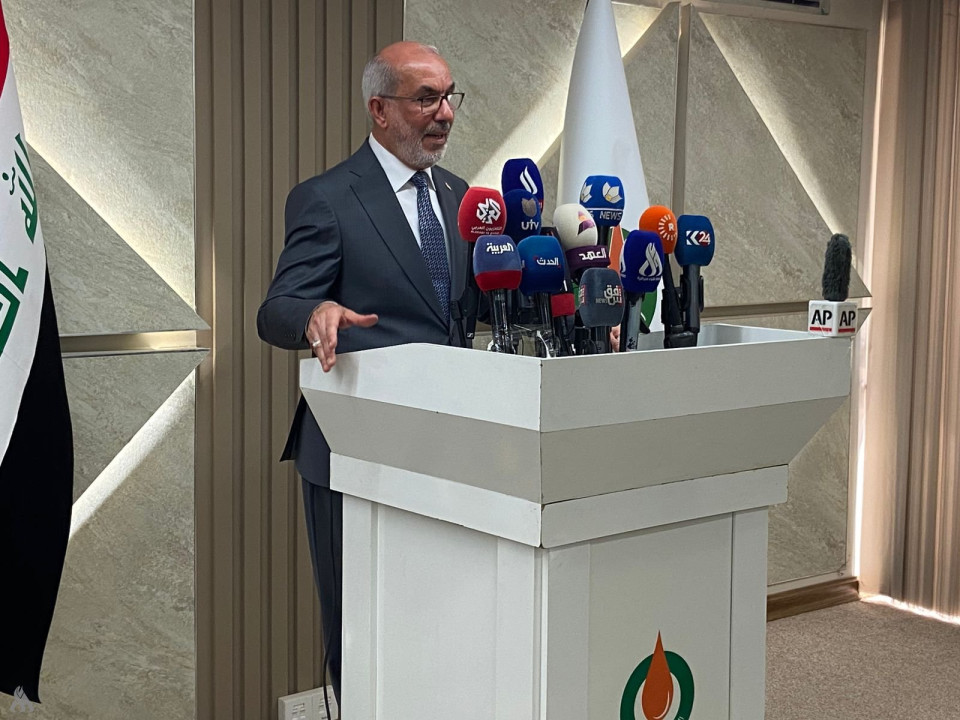 وزير النفط الجديد: العراق صدر 10 ملايين برميل في نيسان عبر مضيق هرمز