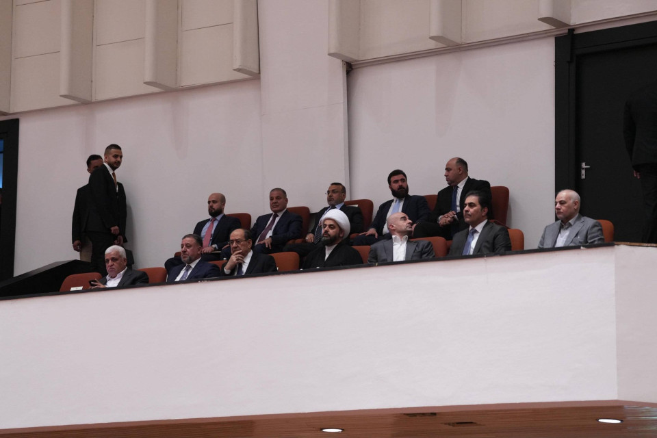 انشقاقات وتكتلات داخل مجلس النواب العراقي بعد منح الثقة لحكومة الزيدي