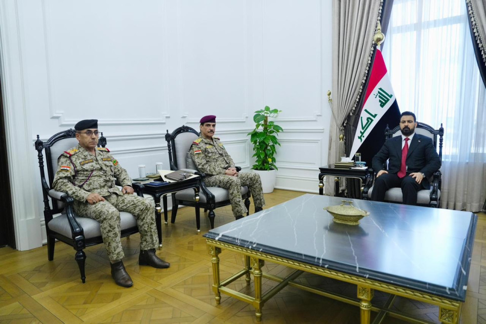 الزيدي يستمع لتقارير أمنية من الحشد والجيش والداخلية ويوجه برفع الجاهزية