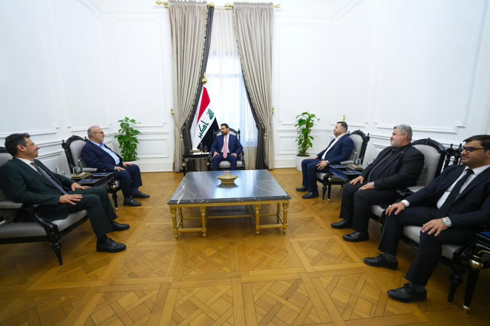 الزيدي يستقبل وفد العتبة الحسينية برئاسة الامين العام ويؤكد حرص الحكومة على دعم تمكين العتبات لخدمة الزائرين