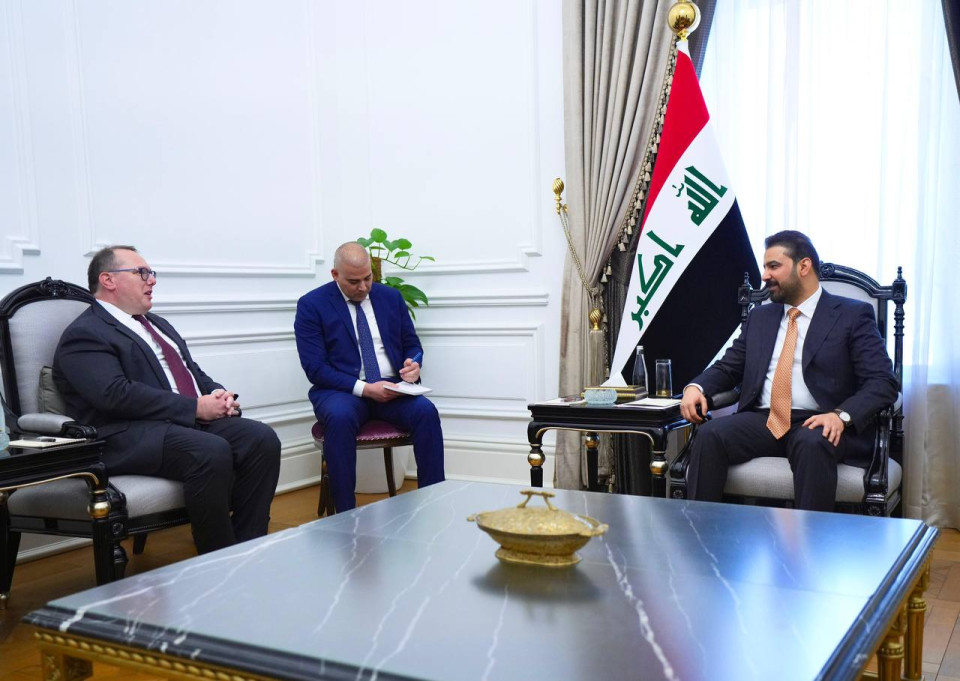 الزيدي يستقبل القائم بأعمال السفارة الأمريكية ويؤكد على إدامة العمل المشترك في إطار اتفاقية الإطار الاستراتيجي