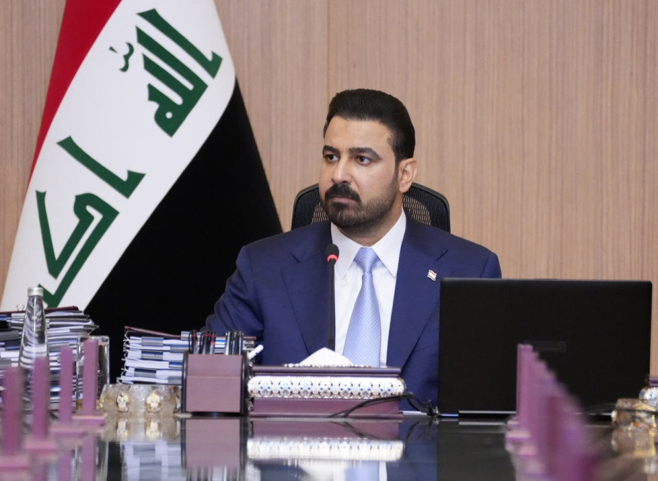 وزير الاتصالات: الزيدي يلغي مشروعي السكك وتطوير مطار بغداد
