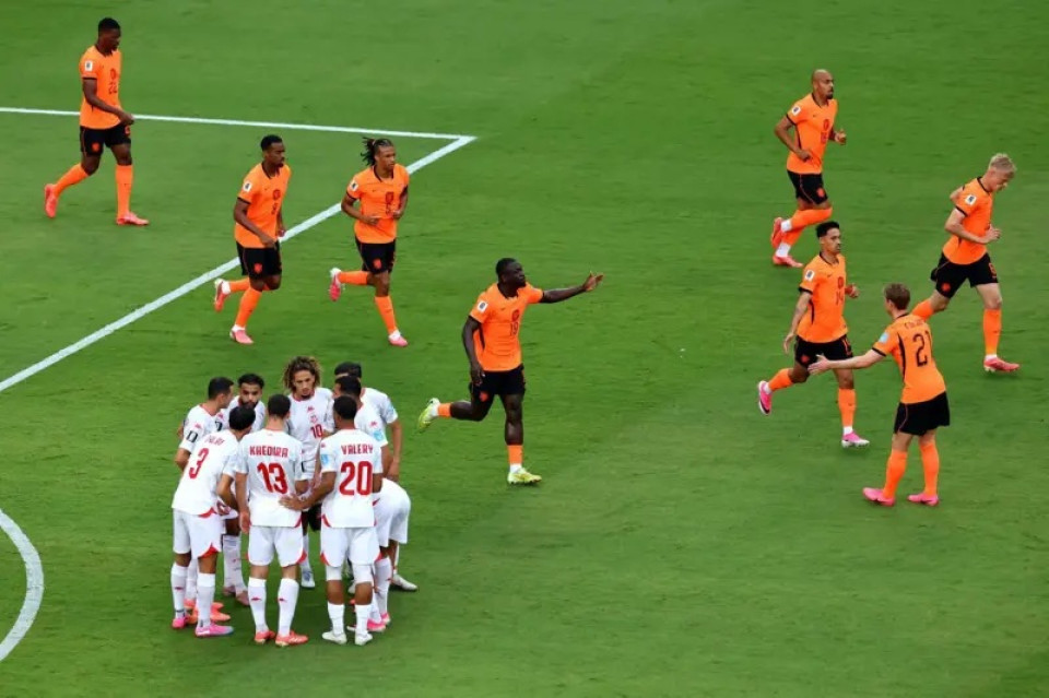كأس العالم: هولندا تفوز على تونس 3-1 وتتأهل إلى دور الـ32
