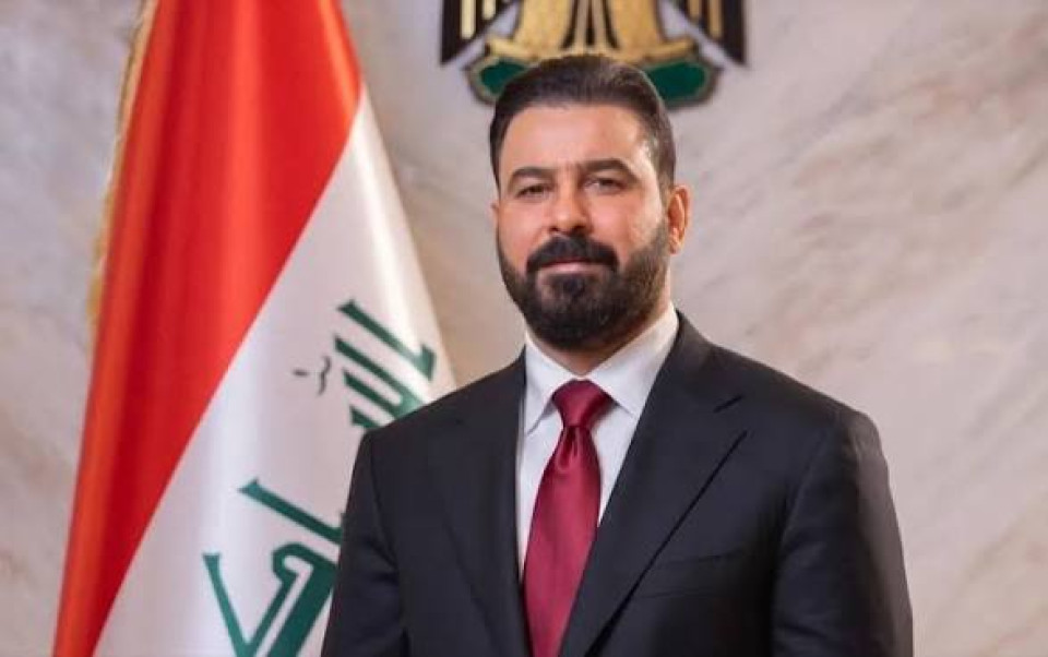 رئيس الوزراء يوجّه بتعطيل الدوام الرسمي ليوم غد الأربعاء تزامناً مع مراسم تشييع جثمان السيد علي الخامنئي