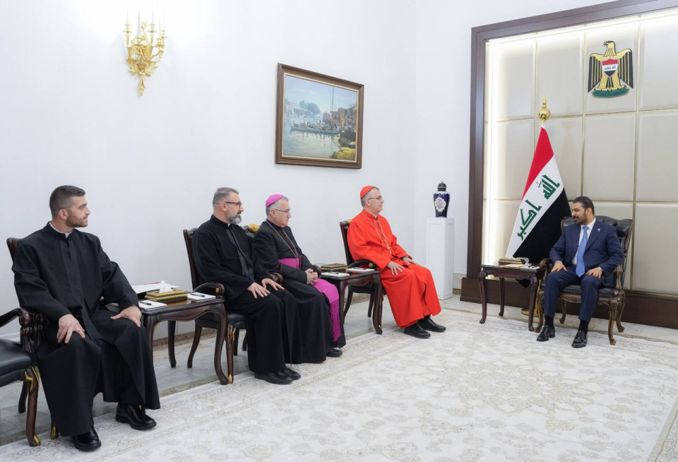 رئيس مجلس الوزراء يستقبل بطريرك الكنيسة الكلدانية في العراق والعالم :جاهزون لتقديم التسهيلات اللازمة لدعم عودة العوائل المسيحية
